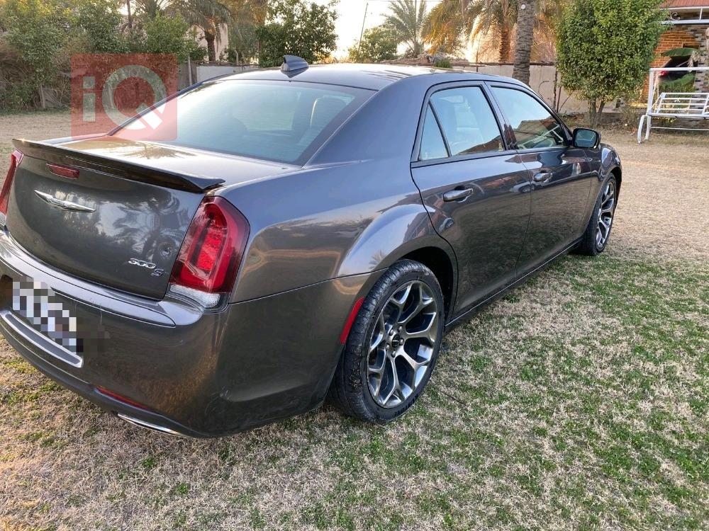 كرايسلر 300